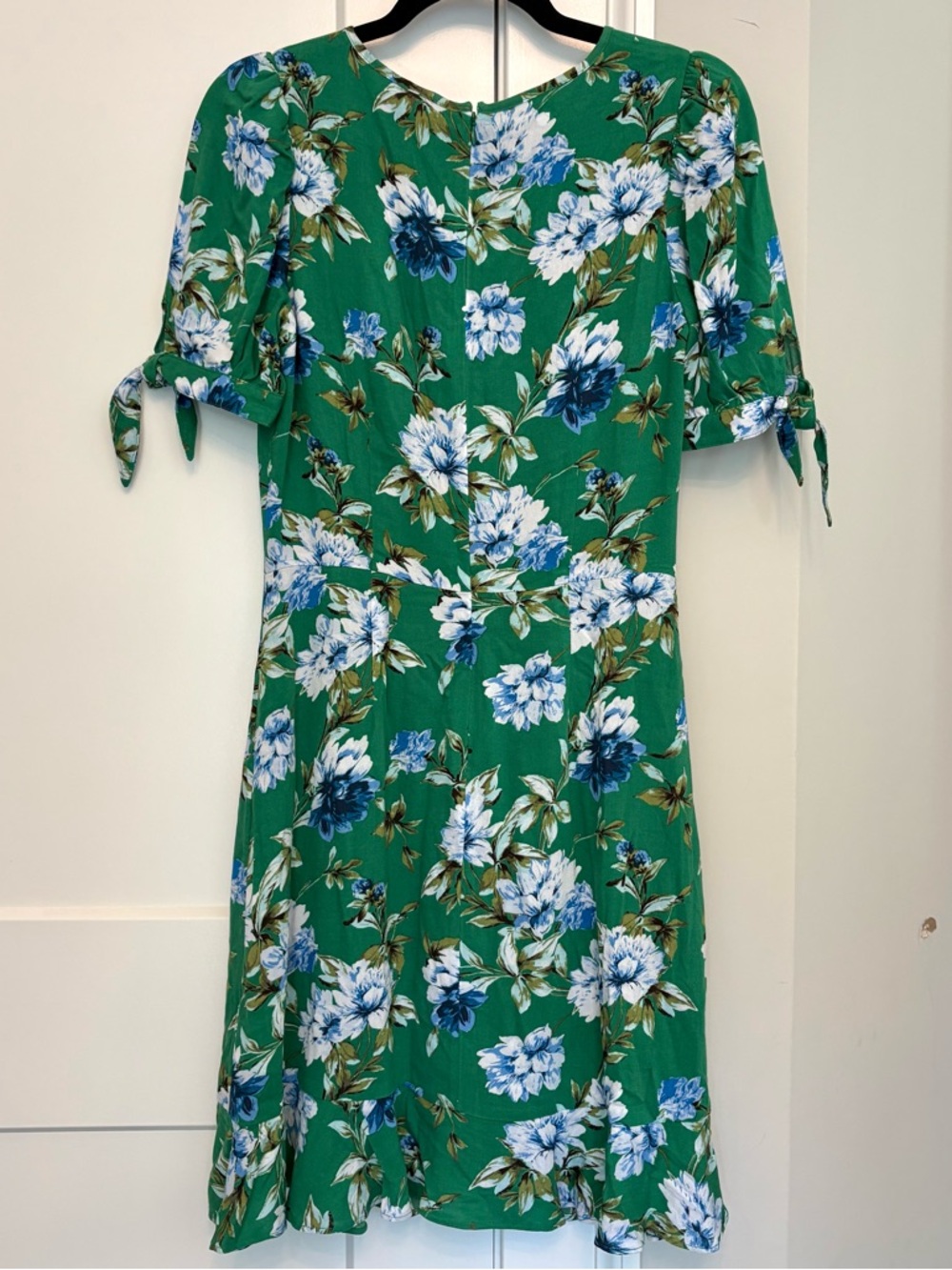 Banana Republic Green Floral Dress Ruffle Hem sz 4 Tall